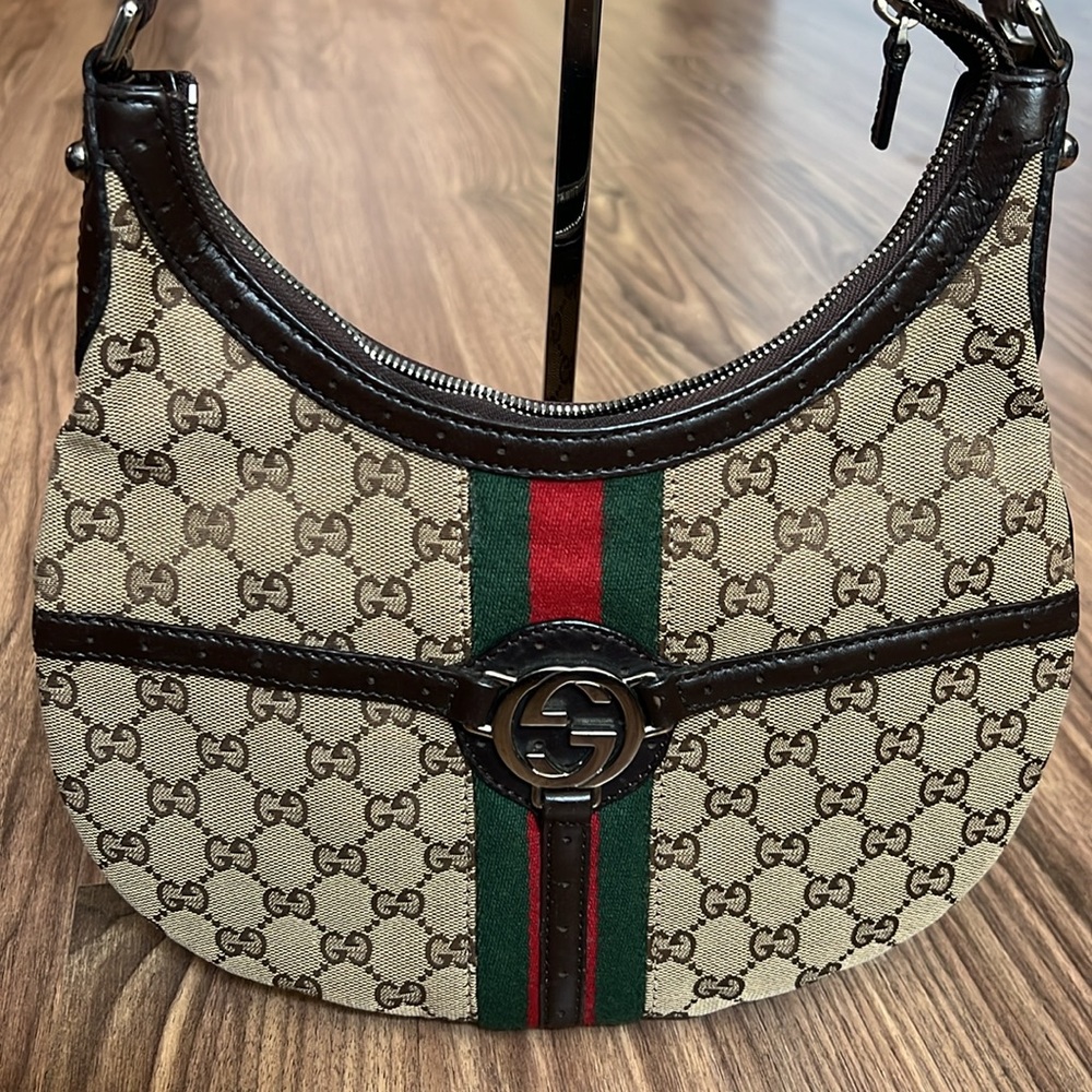 A226 - 💯 % authentic Gucci shoulder bag - Picture 4 of 16